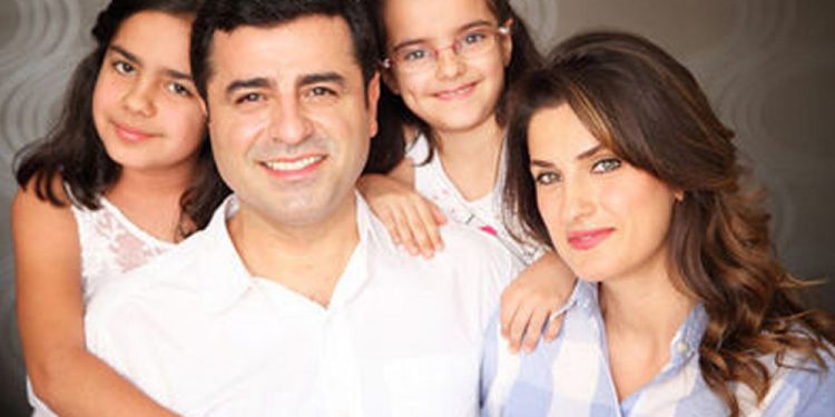 Cezaevindeki Selahattin Demirtaş’a ‘kızın ağır yaralı’ yalanı