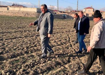 Çiftçilerden maliyet isyanı: 'Saati 250 liradan sulama yapıyoruz'