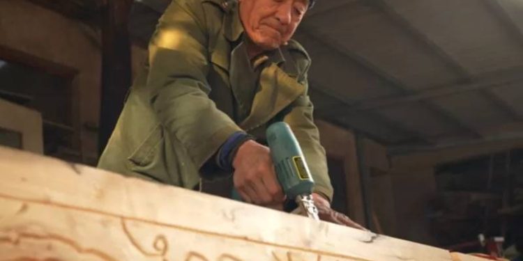 Çin'in kırsal kesimlerinde Covid ölümleri nedeniyle tabut yetiştirilemiyor