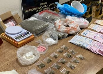 Çorlu’da uyuşturucu operasyonu: 5 kişi gözaltında