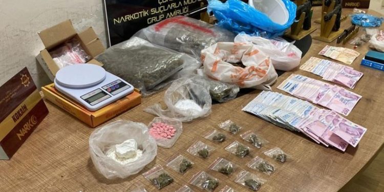 Çorlu’da uyuşturucu operasyonu: 5 kişi gözaltında