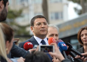 DEVA Partisi’nden Bülent Arınç’a Sinan Ateş tepkisi: Bildiği şeyler varsa nasıl kayıtsız kalabilir?