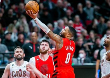 Damian Lillard'ın 50 sayısı Portland'a yetmedi