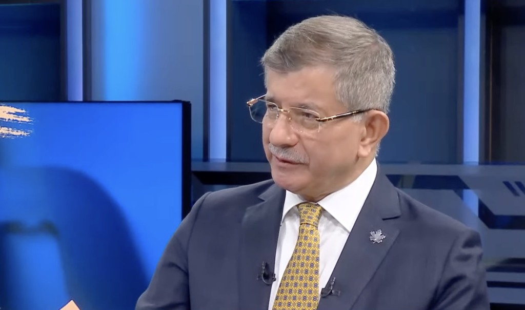 Davutoğlu: Genel başkanlar her kararda Cumhurbaşkanı gibi imza yetkisine sahip olacak