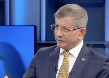 Davutoğlu: Genel başkanlar her kararda Cumhurbaşkanı gibi imza yetkisine sahip olacak