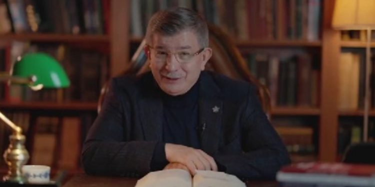 Davutoğlu'ndan videolu paylaşım: Sorularınızı bekliyorum