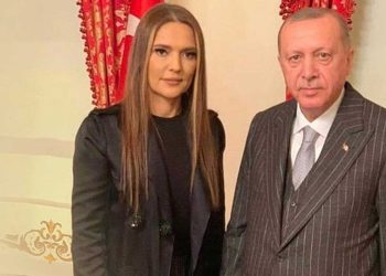 Demet Akalın öğretmen eyleminde: Edepsizliğe lüzum yok teyzecim