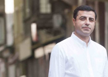 Demirtaş: Bir isim, parti için değil, demokrasi için en geniş katılımla seçim kampanyamızın startını verelim