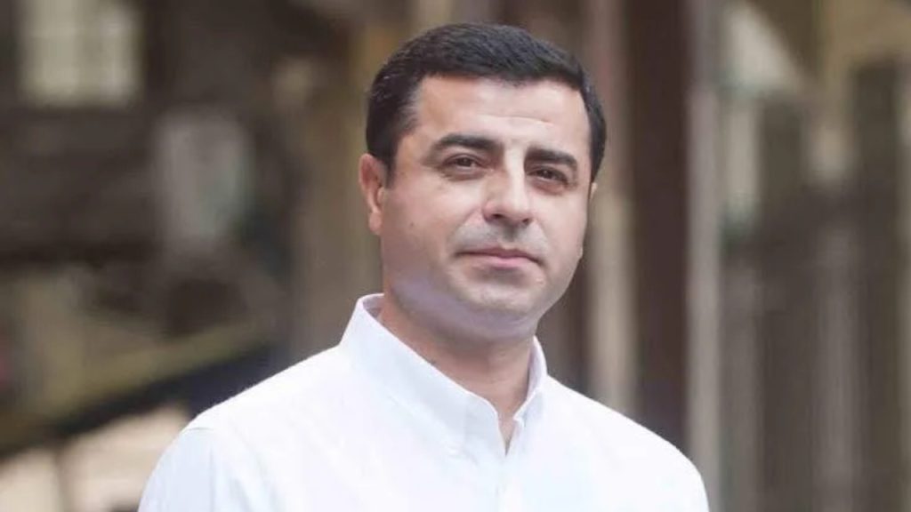 Demirtaş: Gün boyunca seçimi konuşmayı, propaganda yapmayı unutmayın