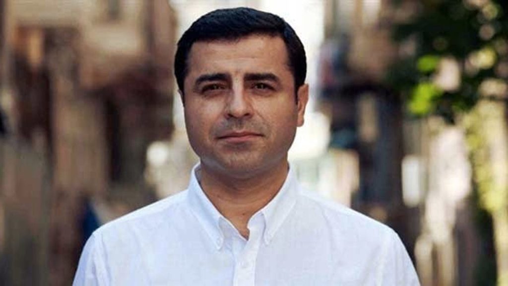 Demirtaş: Her yerde seçim çalışması yapın, ikna edemediğiniz olursa bana haber verin