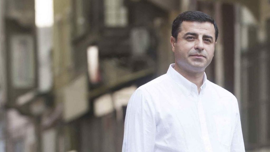 Demirtaş: İktidarın seçimleri olağan koşullarda yaptırma gibi niyeti yok