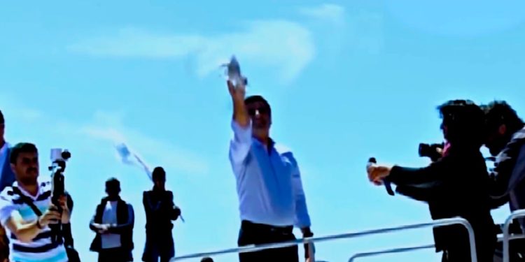 Demirtaş Kartal Meydanı'ndan seslendi: Emekçiyiz Biz