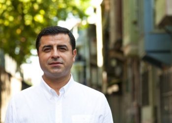 Demirtaş: Saray zenginleşirken halk fakirleşiyor