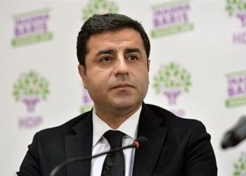 Demirtaş: Saray zenginleşirken halk fakirleşiyor, bunu değiştirecek güç sizdedir