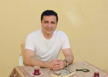 Demirtaş: Umarım, Uykusuz’un yeniden yayımlanabileceği koşulları sağlamayı hep birlikte başarırız