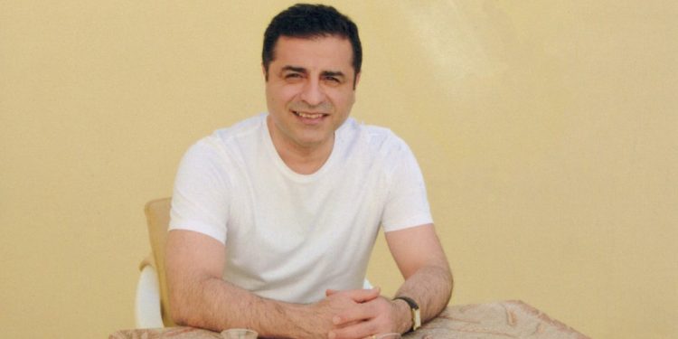 Demirtaş: Umarım, Uykusuz’un yeniden yayımlanabileceği koşulları sağlamayı hep birlikte başarırız