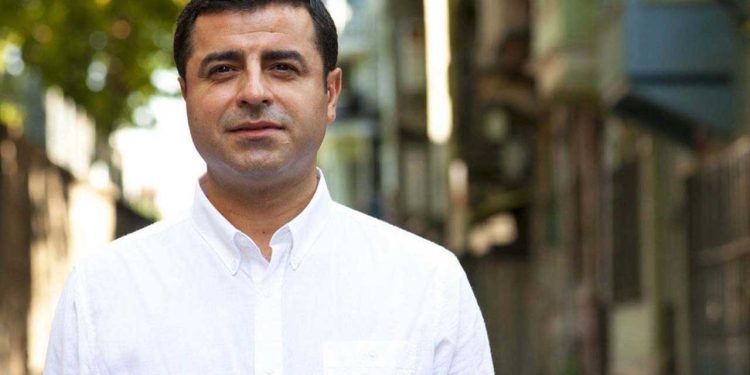 Demirtaş'tan Altılı Masa'ya: Susmayı bilseler en azından, kazanacaklar