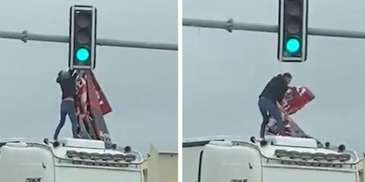 Diyarbakır’da Kılıçdaroğlu’nun pankartı indirildi