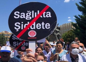 Doktoru silahla tehdit eden muhtara tutuklama