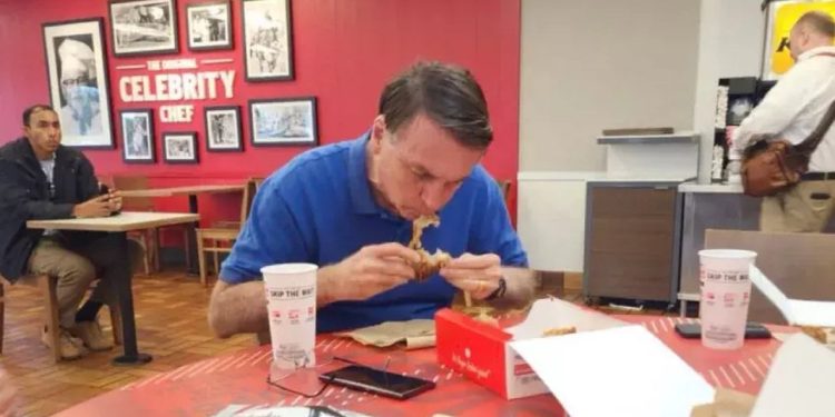 Dokunulmazlığını kaybeden aşırı sağcı Bolsonaro'yu ne bekliyor?