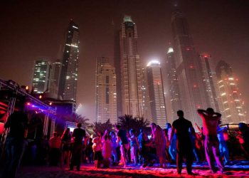 Dubai, içkiden alınan yüzde 30'luk vergiyi kaldırıyor