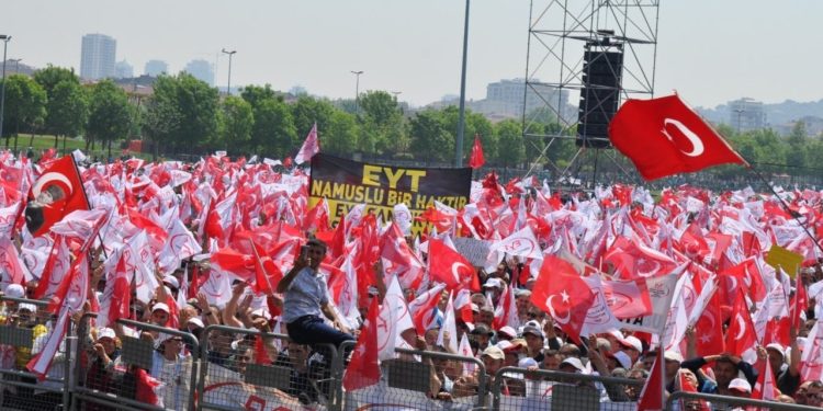 EYT'yi kıl payı kaçıranlar: 48 saat ile 17 yıl kaybettim