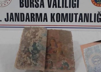 El yazması Tevrat'ı 5 milyon dolara satmak isterken yakalandı