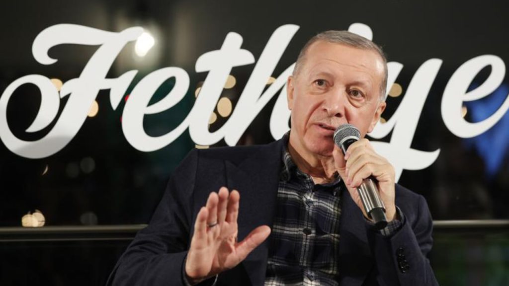 Erdoğan,  Altılı Masa'yı hedef aldı: 'Üçüncü sınıf sokak tiyatrosu'