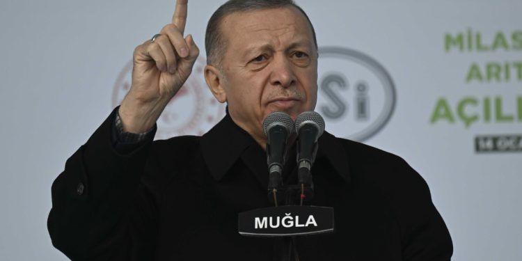 Erdoğan; Kılıçdaroğlu'nu hedef aldı, komutanların kendisini alkışlamasını savundu!