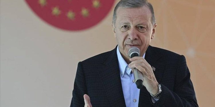Erdoğan: Sokak röportajları üzerinden operasyon düzenliyorlar