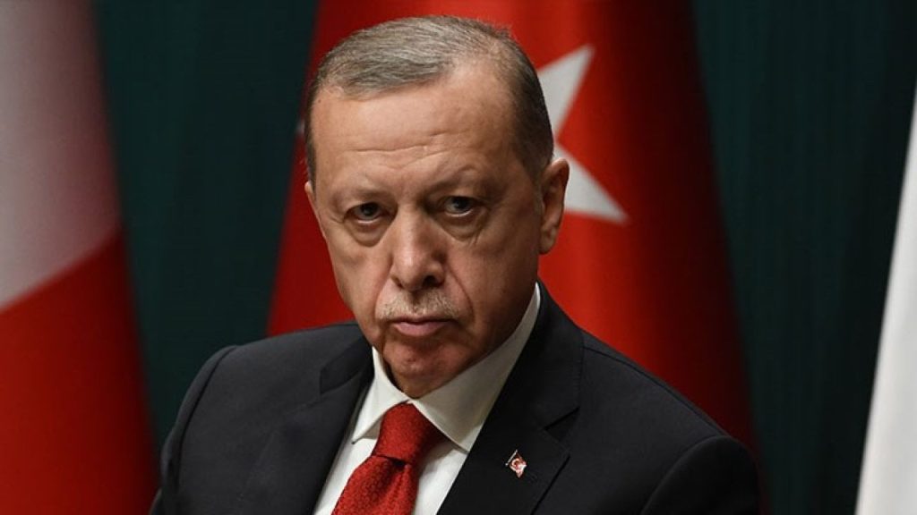 Erdoğan, 'karne hediyesi et' haberini yapan muhabiri hedef aldı