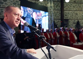 Erdoğan'dan Altılı Masa'ya  'adaylık' yanıtı: Size rağmen milletim hem aday hem de cumhurbaşkanı yapacak