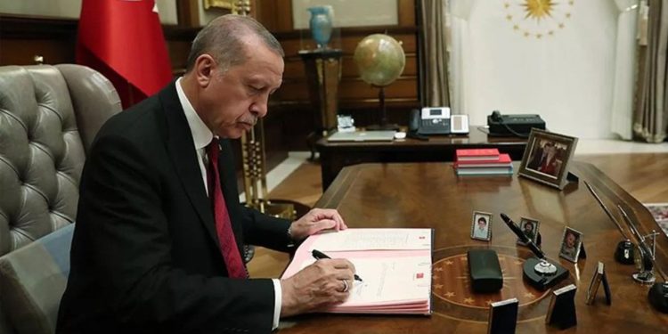 Erdoğan'dan gece yarısı atamaları: Dört üniversiteye yeni rektör