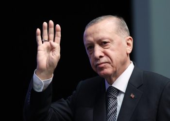 Erdoğan'dan imza yetkisi eleştirisi: Olmayan yetkiyi kullanmak sivil darbe teşebbüsüdür