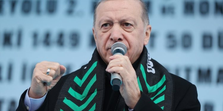 Erdoğan'dan üç dönem tartışmasına yanıt: 2018'de kronometre sıfırlandı