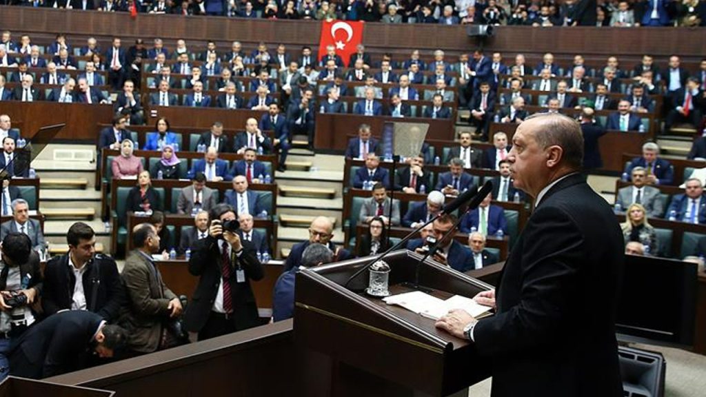 Erdoğan'ın grup toplantısına götürülmek istenen muhtarlardan tepki: Yanına muhtarları toplamaya çalışıyor