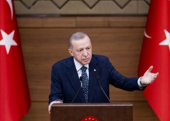 Erdoğan'ın hedefinde yine Altılı Masa var: Üçüncü sınıf sokak tiyatrosu