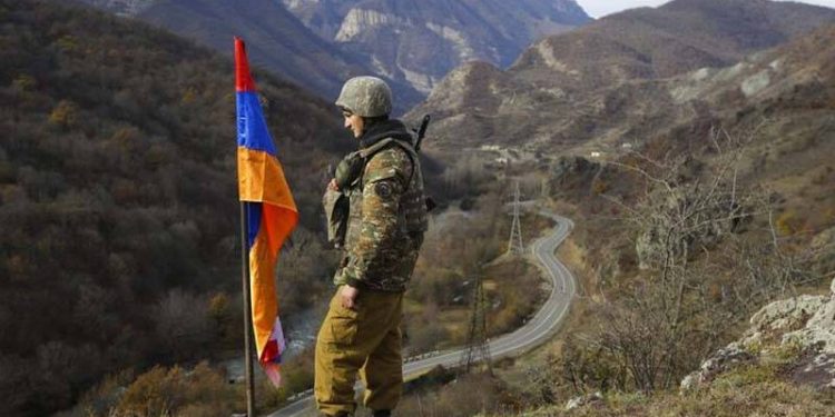 Ermenistan'da kadınlara gönüllü askerlik hazırlığı