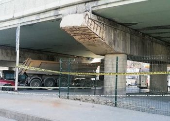 Esenler'de 'dökülen' üst geçit