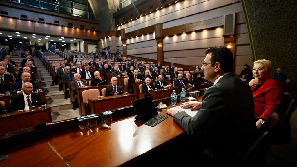 Eski Meclis başkanlarından İmamoğlu'na destek ziyareti: 'Milletin kararını ancak millet değiştirir'