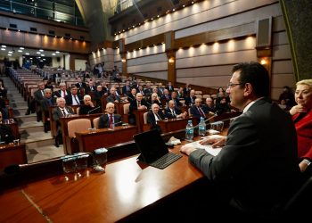 Eski Meclis başkanlarından İmamoğlu'na destek ziyareti: 'Milletin kararını ancak millet değiştirir'