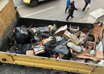 Eskişehir’de bir daireden 40 ton çöp çıktı