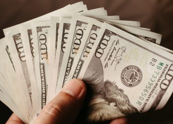 Fed'den dolara kilit: Baskı sürüyor!