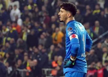 Fenerbahçe, Altay ile sözleşme görüşmelerini askıya aldı