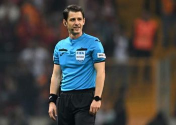 Süper Lig'de bu Pazar günü oynanacak Fenerbahçe-Galatasaray derbisinin hakemi Halil Umut Meler oldu.