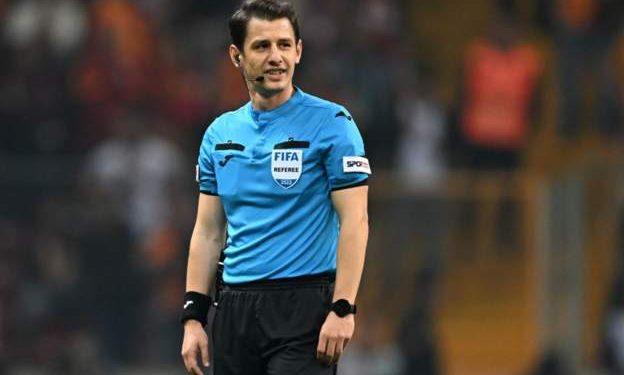Süper Lig'de bu Pazar günü oynanacak Fenerbahçe-Galatasaray derbisinin hakemi Halil Umut Meler oldu.