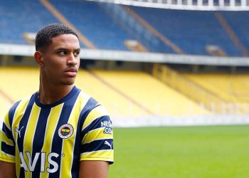 Fenerbahçe, Jayden Oosterwolde transferini resmen açıkladı