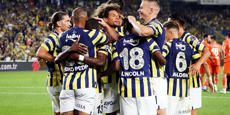 Fenerbahçe, geçen sezonu geride bıraktı
