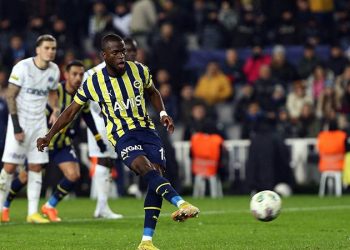 Fenerbahçe maçındaki penaltı tekrarı kural hatasıdır