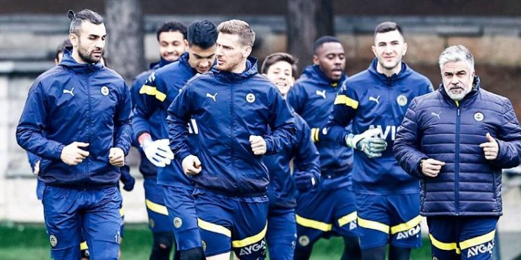 Fenerbahçe'de tek hedef, liderliği geri almak
